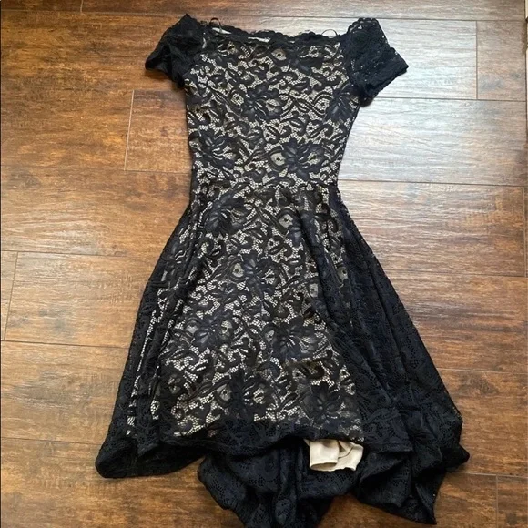 Windsor Dresses | Windsor Black Lace Dress | Color: Black/Cream | Size: Xs | Madischiavo's Closet Windsor Dresses | Windsor Black Lace Dress | Color: Black/Cream | Size: Xs | Madischiavo's Closet